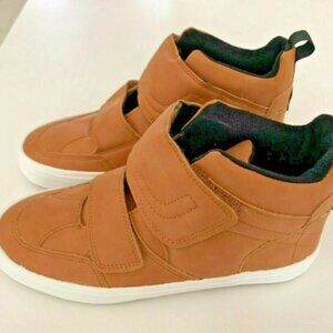 ZARA Boys Brown Tan Hook & Loop Casual Sneaker Style Shoes Size 3.5 (34/35)